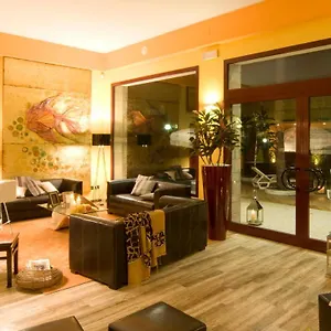 https://corona-milano-marittima-hotel.emilia-romagnahotels.net