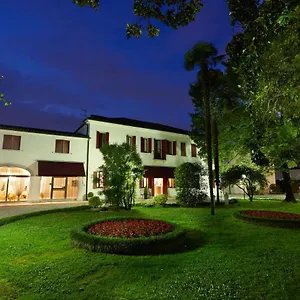 https://villa-patriarca-hotel.hotelinveneto.com